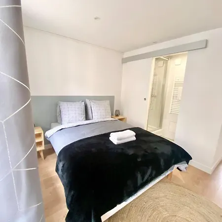 2 Bedroom Garden *