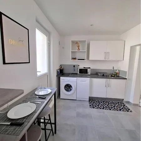 2 Bedroom Garden Apartment